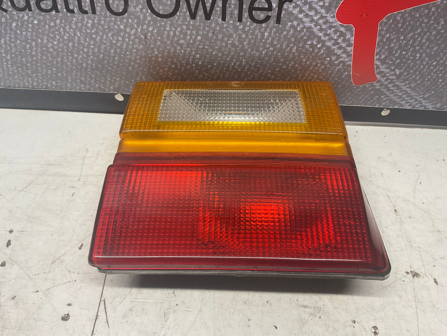Driver Center Taillight Left 443945225A  C3