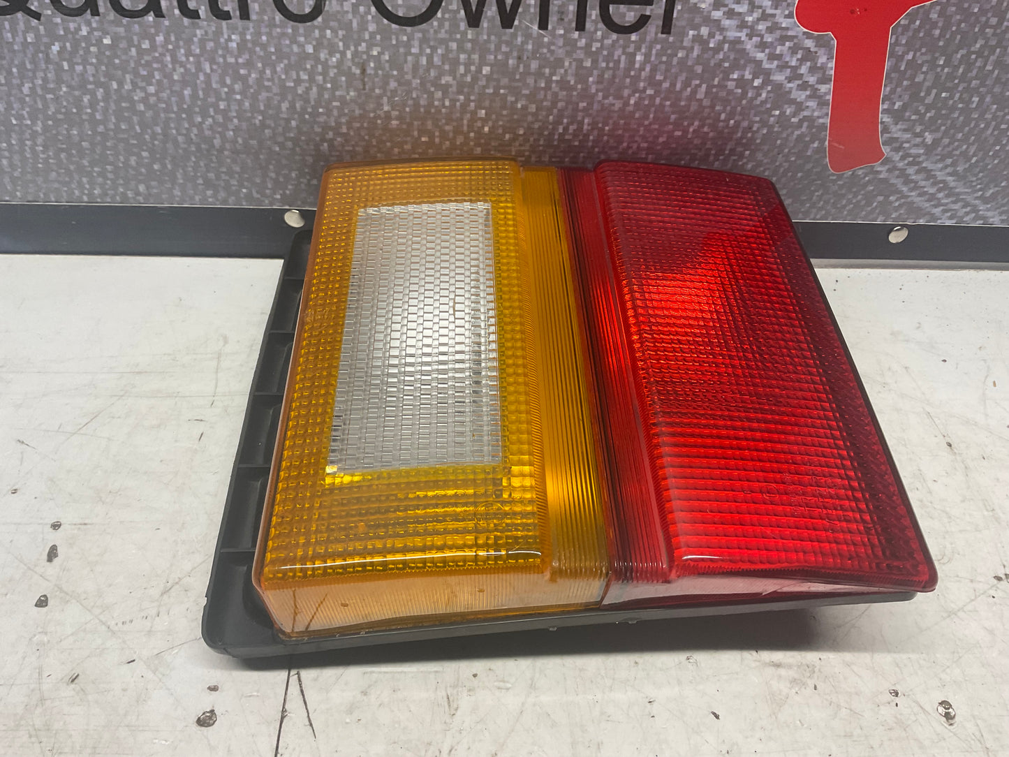 Driver Center Taillight Left 443945225A  C3