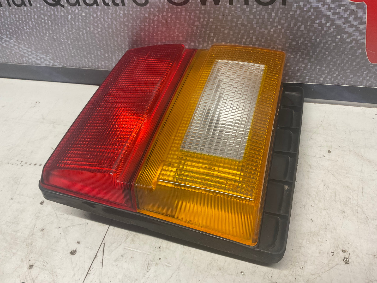 Driver Center Taillight Left 443945225A  C3