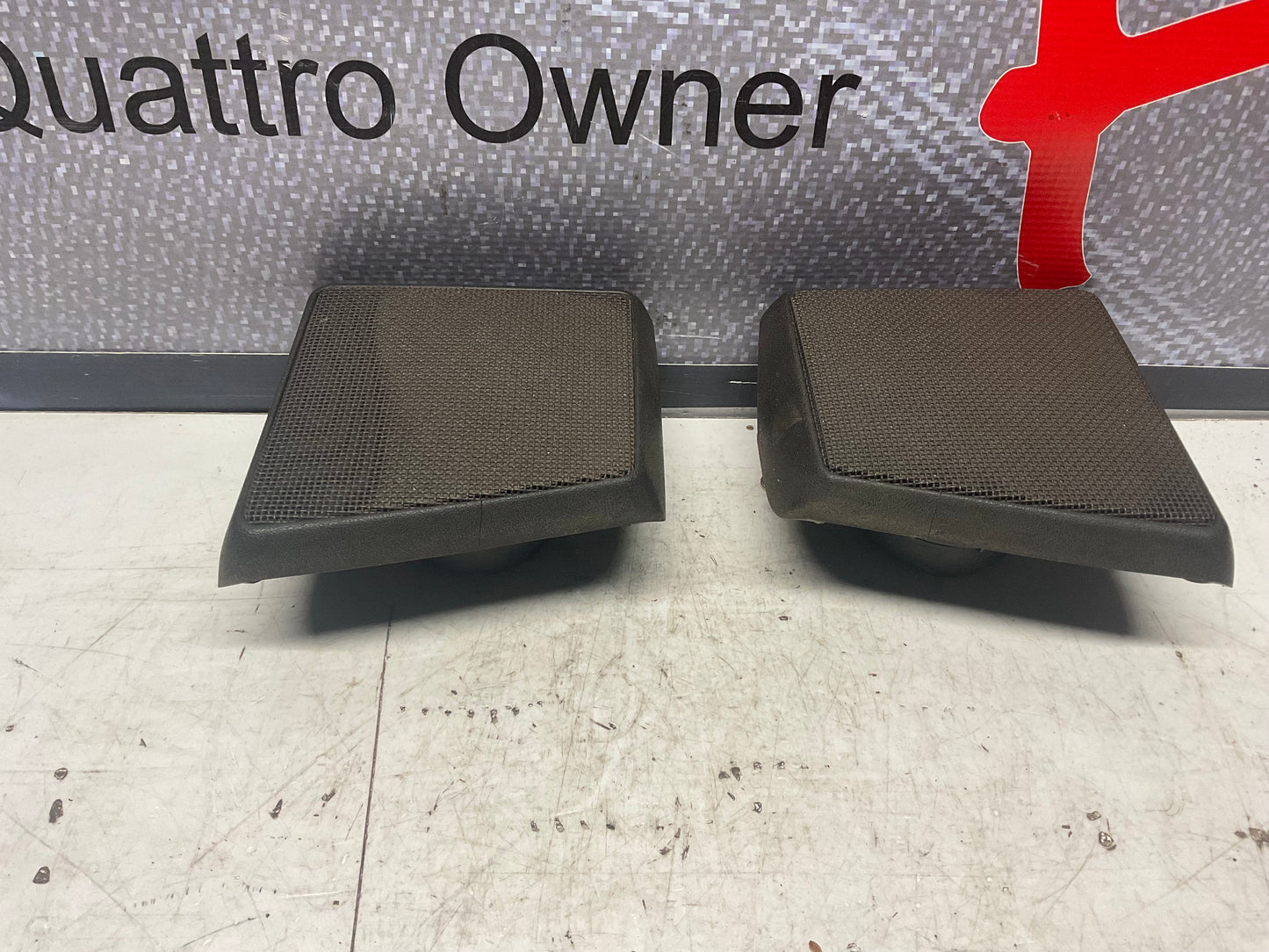 Dash Speaker Set Early Brown  855035399 855035400  B2