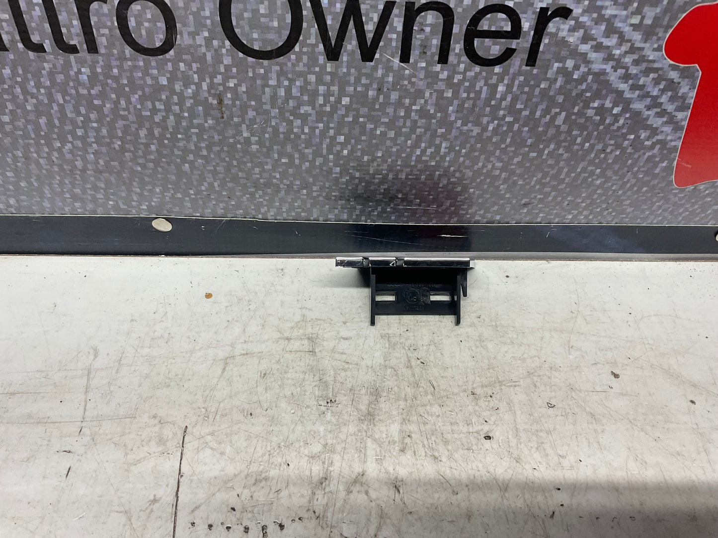 S6 Front Grill Badge NOS  4A5853736C  C4