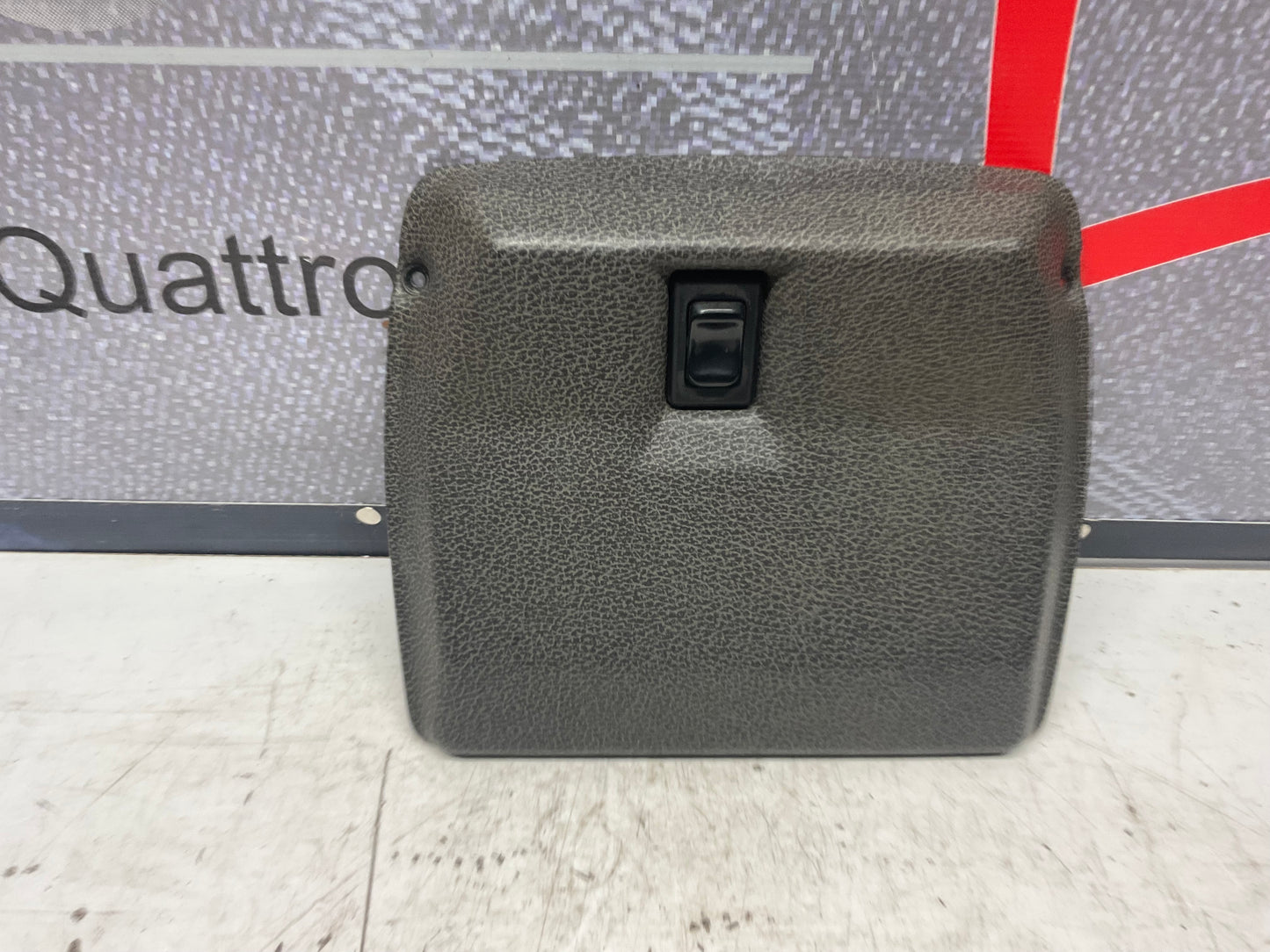 Sunroof Motor Control Cover  811877829  B2  4000