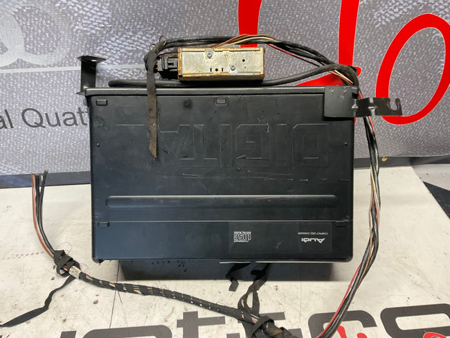 10 Disk Trunk CD Changer 4A0035239  C4