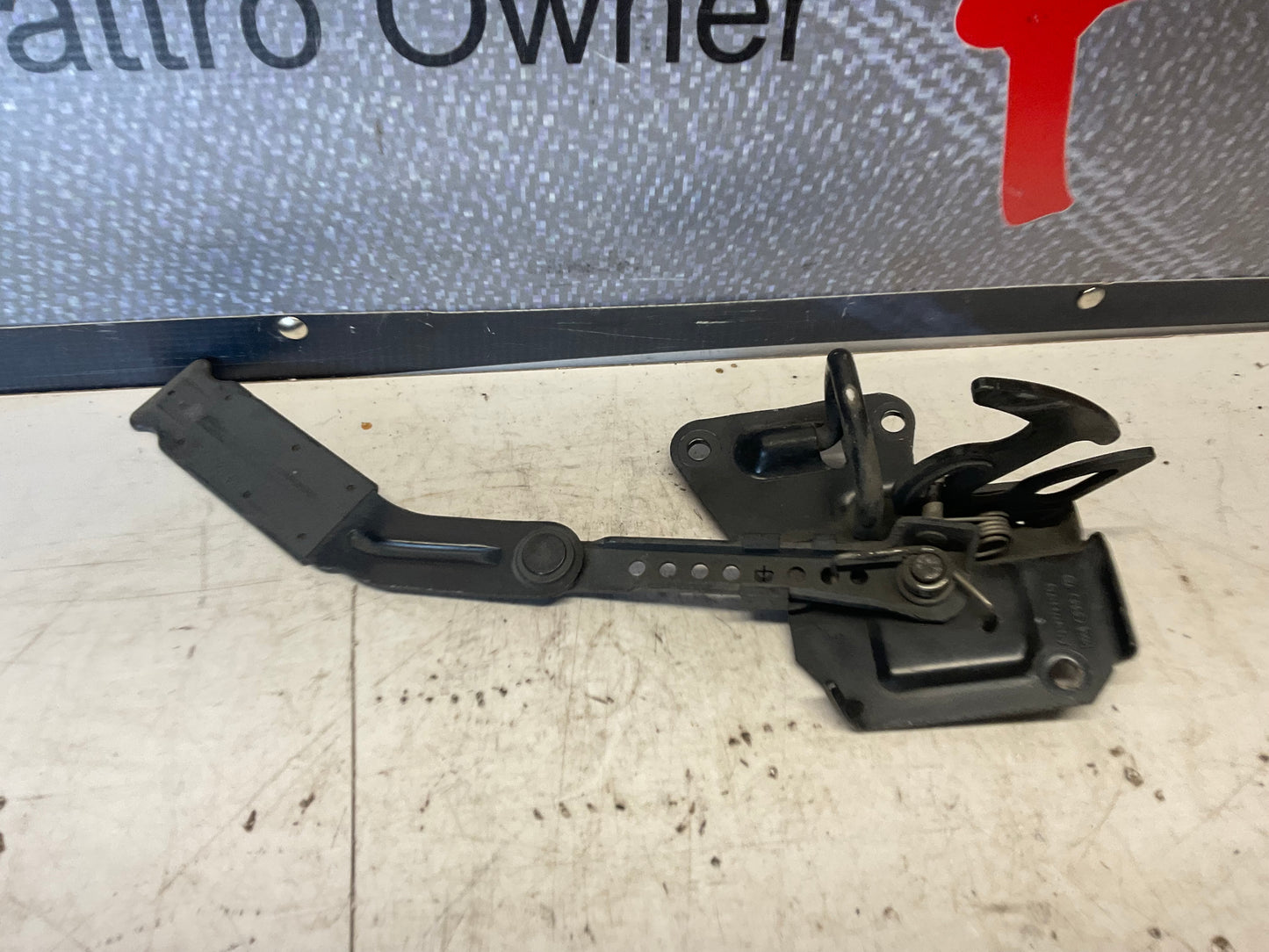 Hood Catch Hook Latch 4B3823480E  C5 A6 S6 RS6