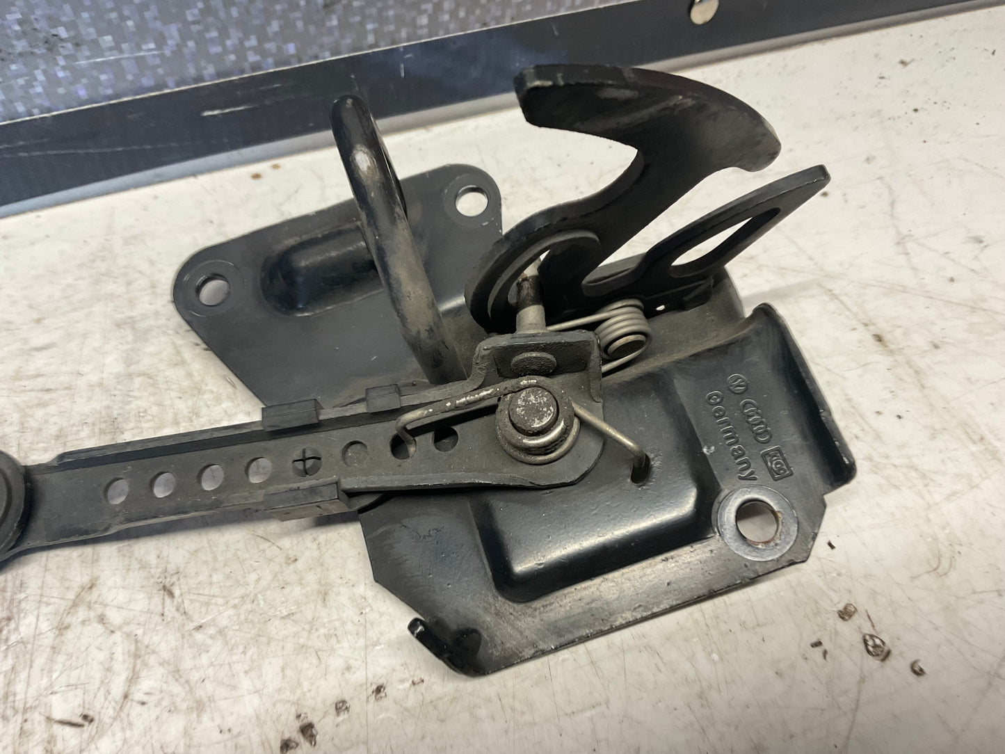 Hood Catch Hook Latch 4B3823480E  C5 A6 S6 RS6