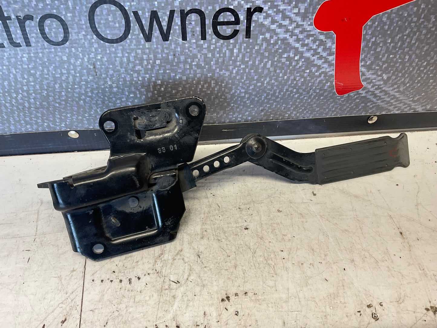Hood Catch Hook Latch 4B3823480E  C5 A6 S6 RS6