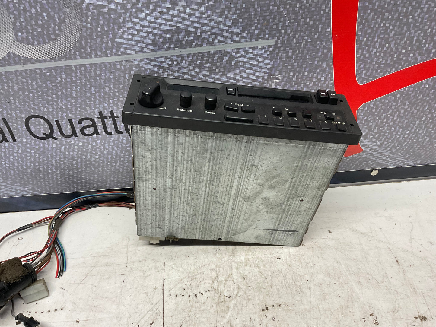 Car Stereo Cassette Radio Receiver 8111035093  B2