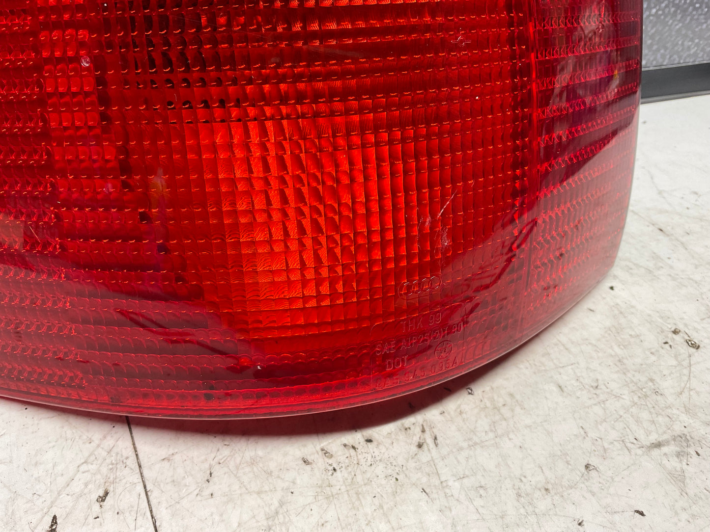 Driver Taillight Left 4A5945095A  C4