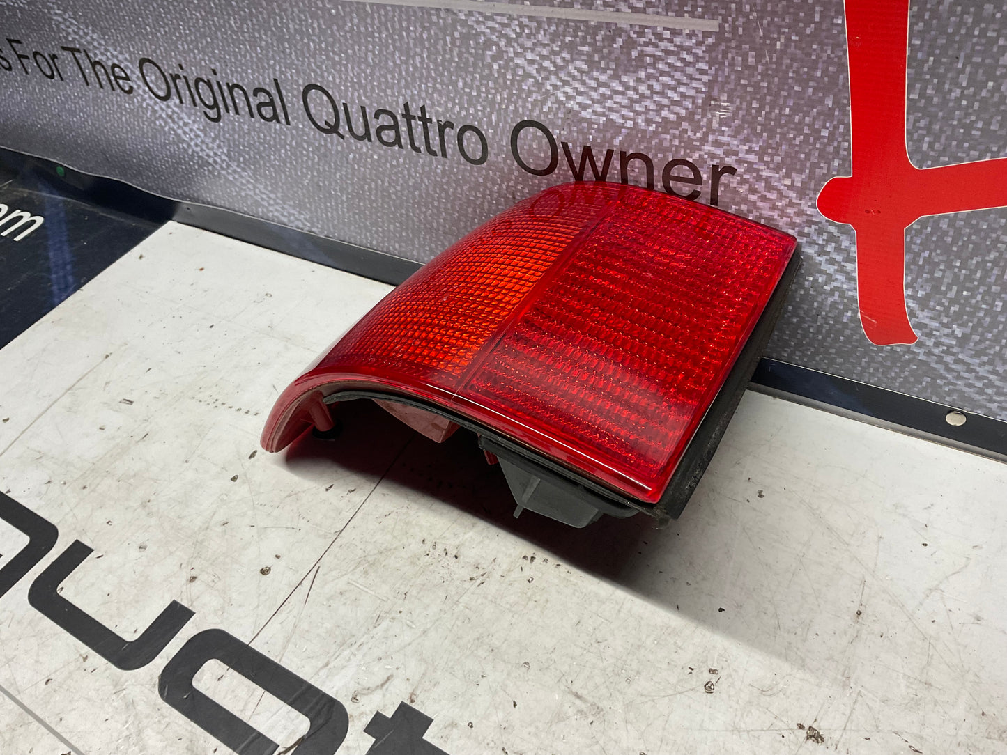 Driver Taillight Left 4A5945095A  C4