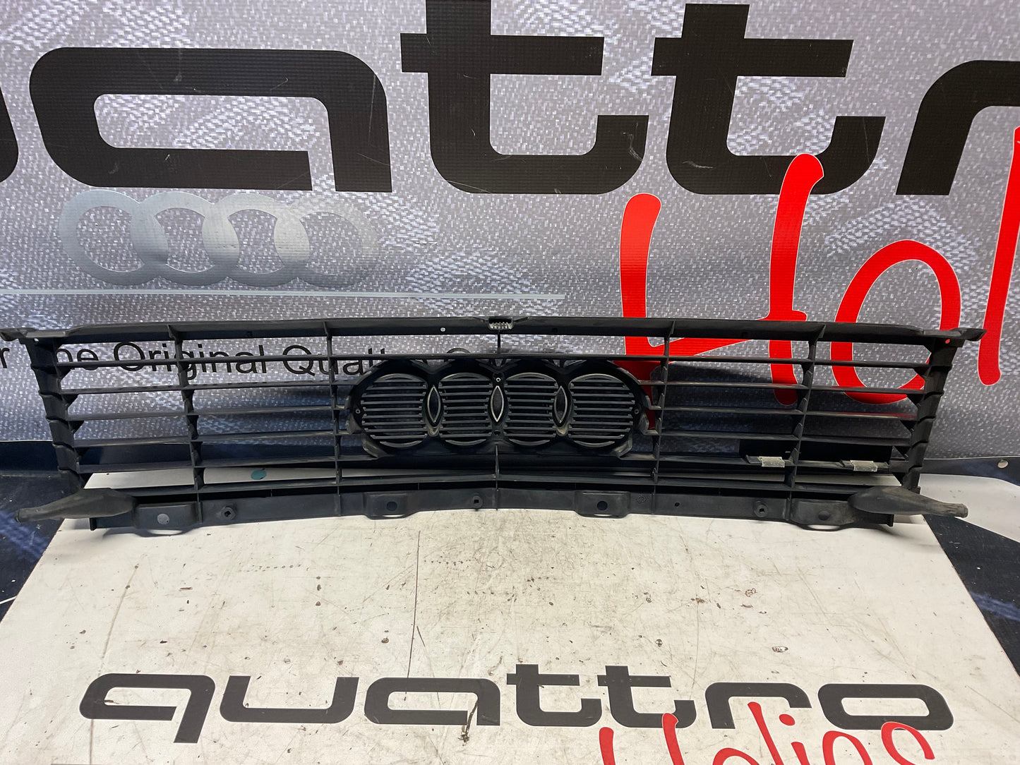 Front Grille Quattro  447853655C  C3  200