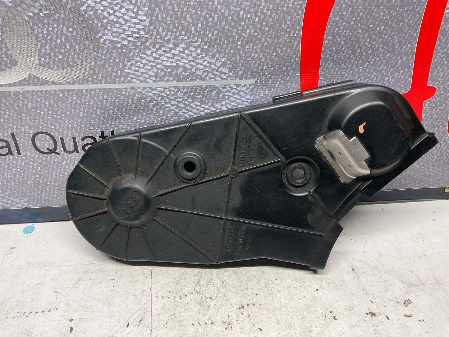 Timing Belt Cover 034109121  B3  C3  20V