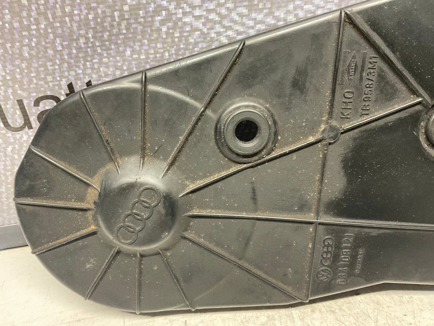 Timing Belt Cover 034109121  B3  C3  20V