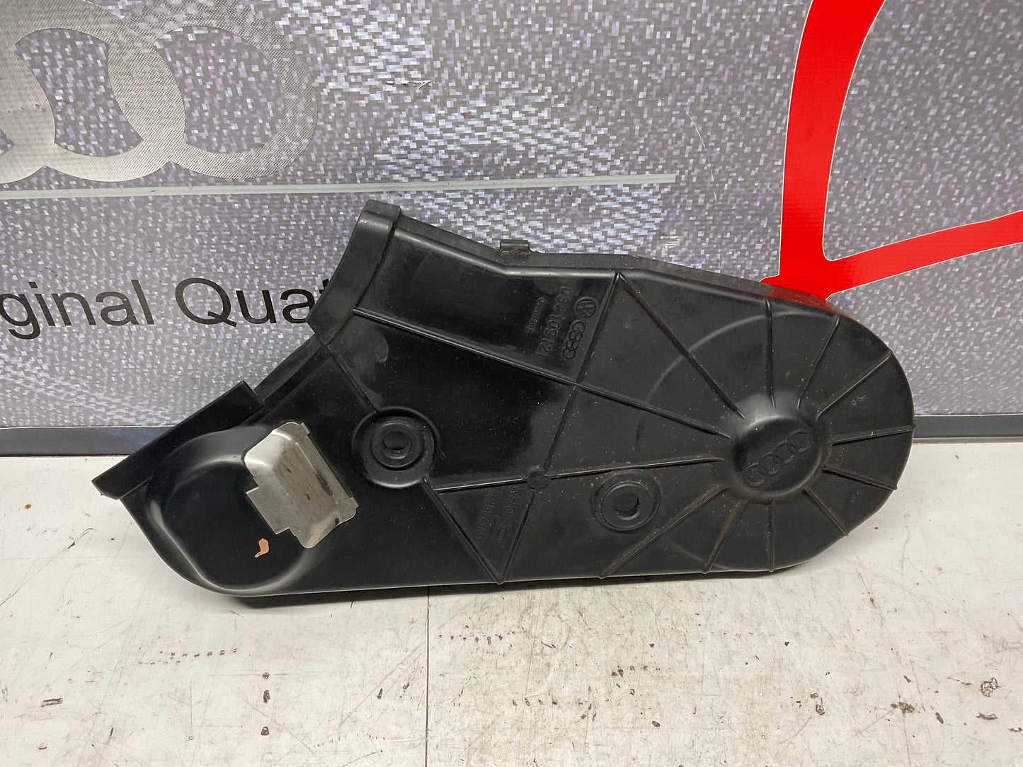 Timing Belt Cover 034109121  B3  C3  20V