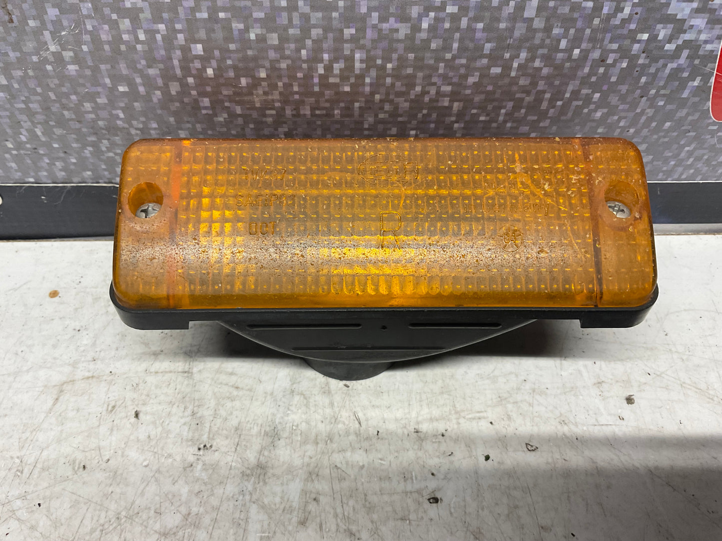 Passenger Front Bumper Turn Signal Lens Right 443953050F Hella B2