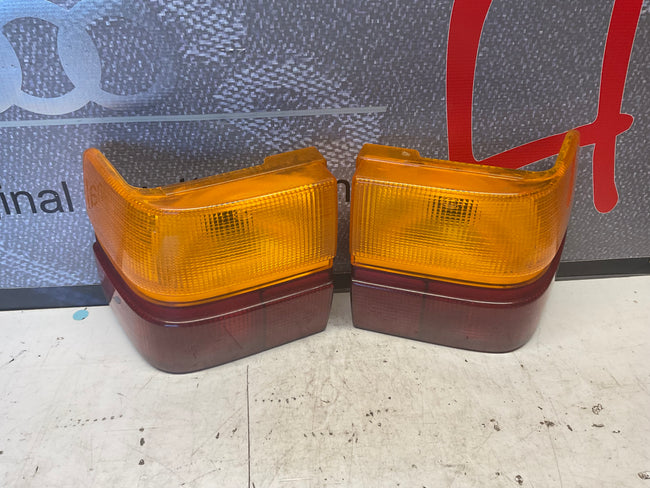 Passenger/Driver Taillight Set 443945217A 443945218A  HELLA C3