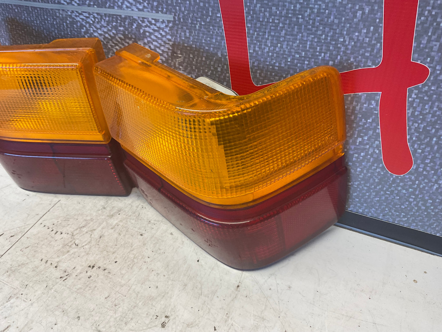 Passenger/Driver Taillight Set 443945217A 443945218A  HELLA C3