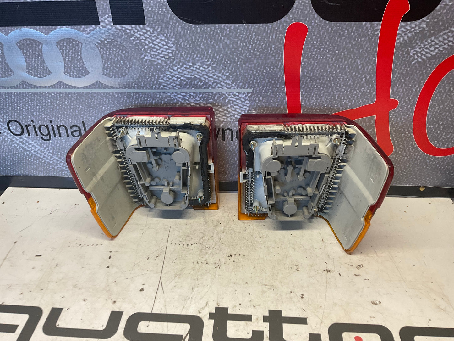 Passenger/Driver Taillight Set 443945217A 443945218A  HELLA C3