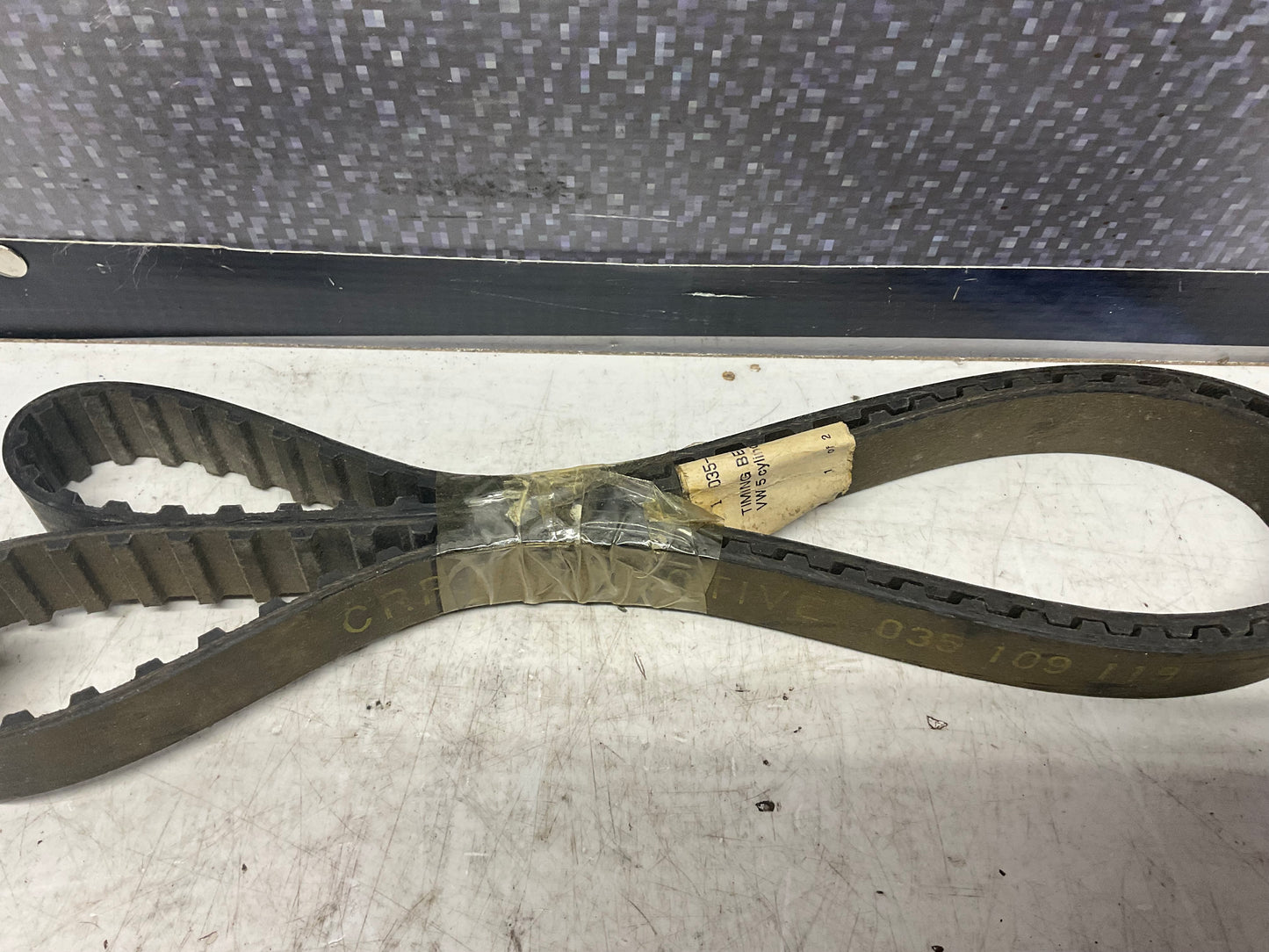 Timing Belt NOS  035109119  B2 URQ