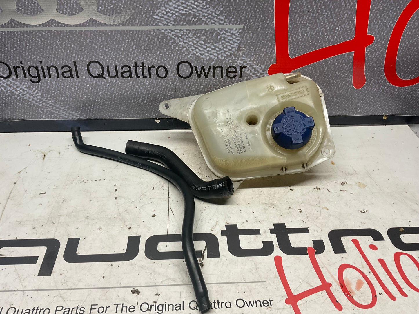 Expansion/ Coolant Tank Reservoir  441121403  D1
