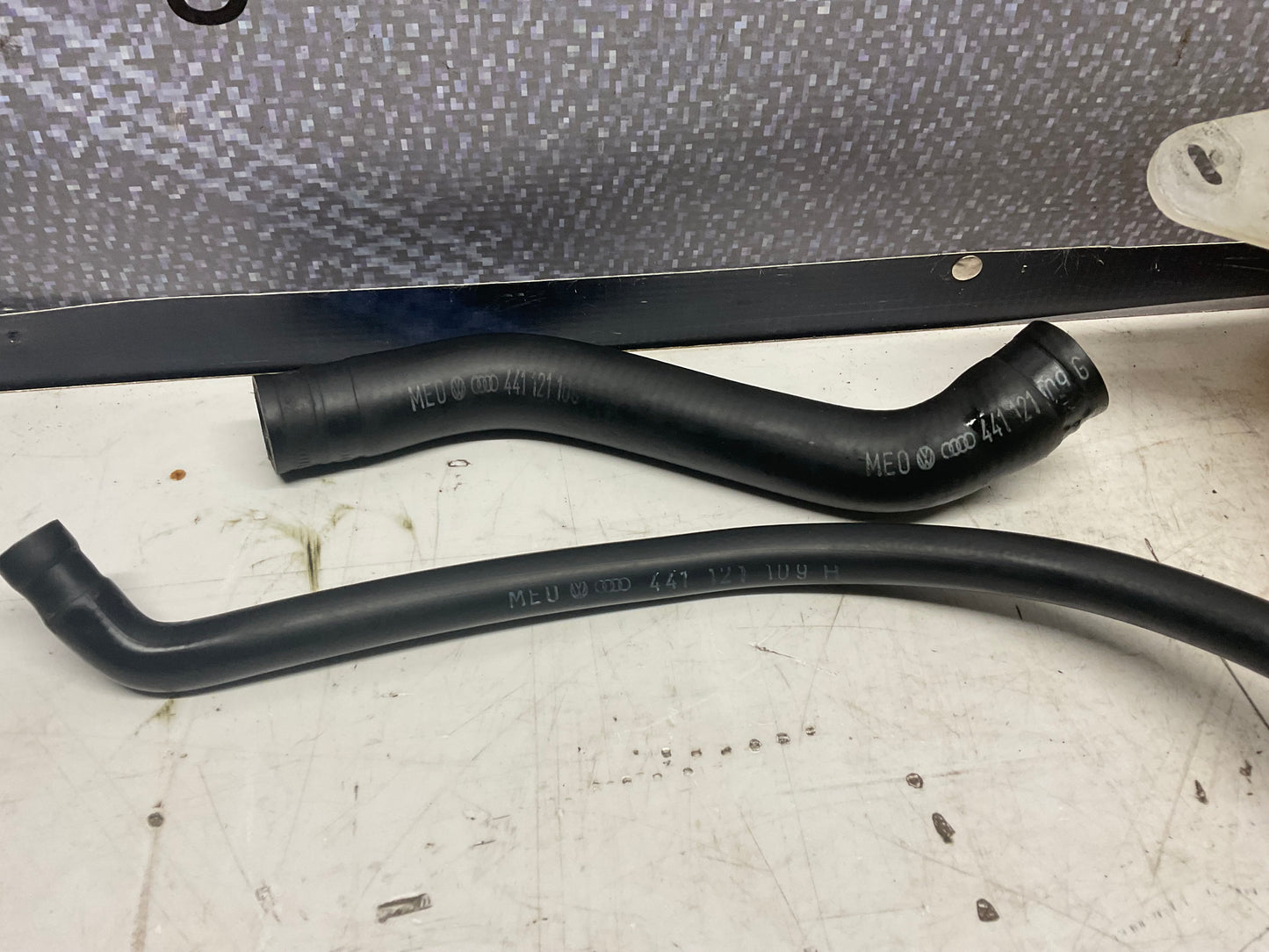 Expansion/ Coolant Tank Reservoir  441121403  D1