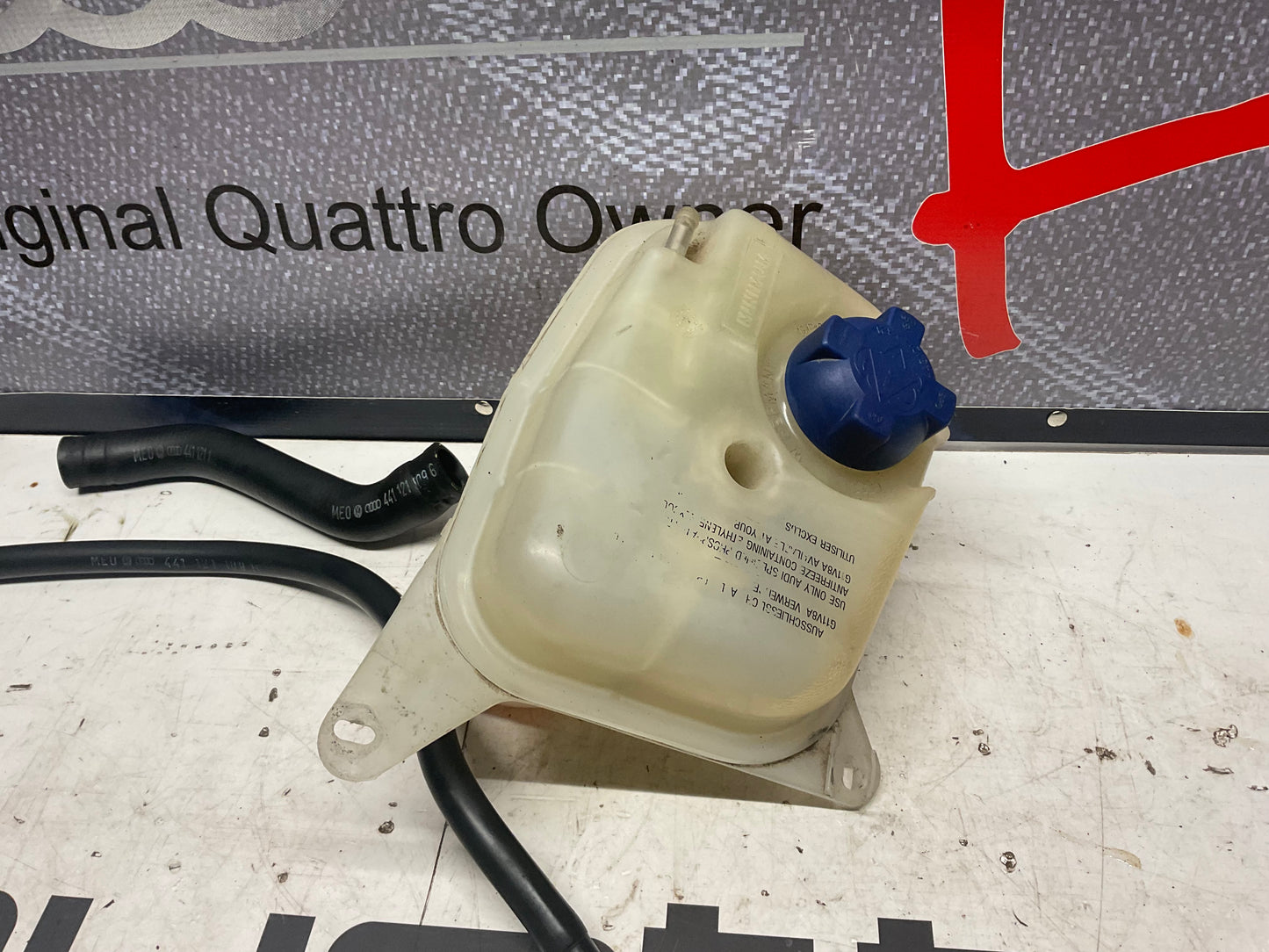 Expansion/ Coolant Tank Reservoir  441121403  D1