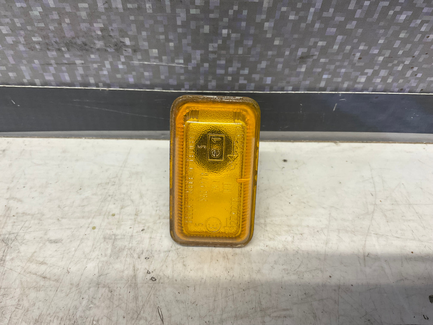 Front Side Marker Lens 811953059 Hella  B2  SAE278