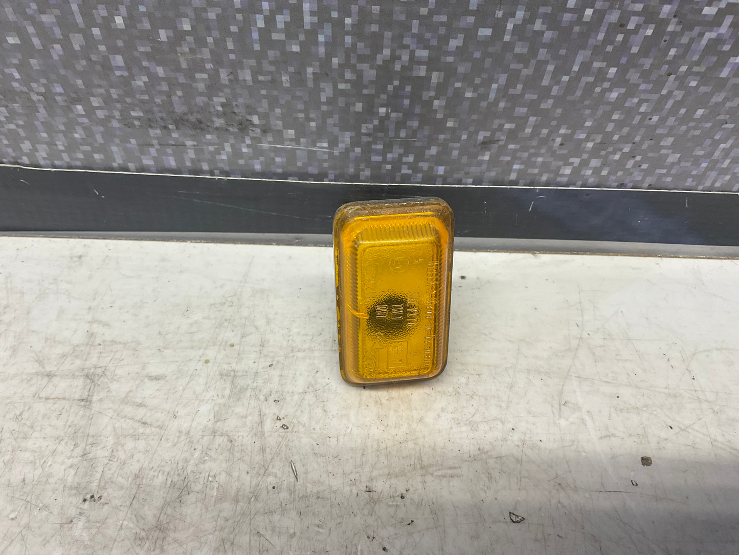 Front Side Marker Lens 811953059 Hella  B2  SAE278