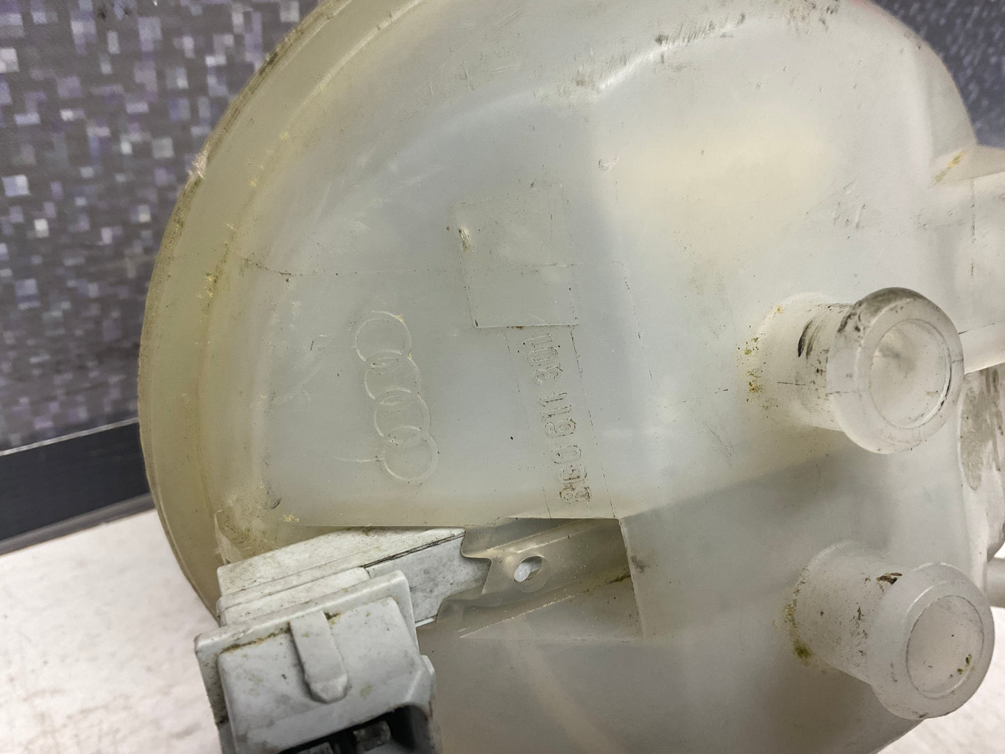 Brake Master Cylinder Reservoir 8G0611301  B4  C4