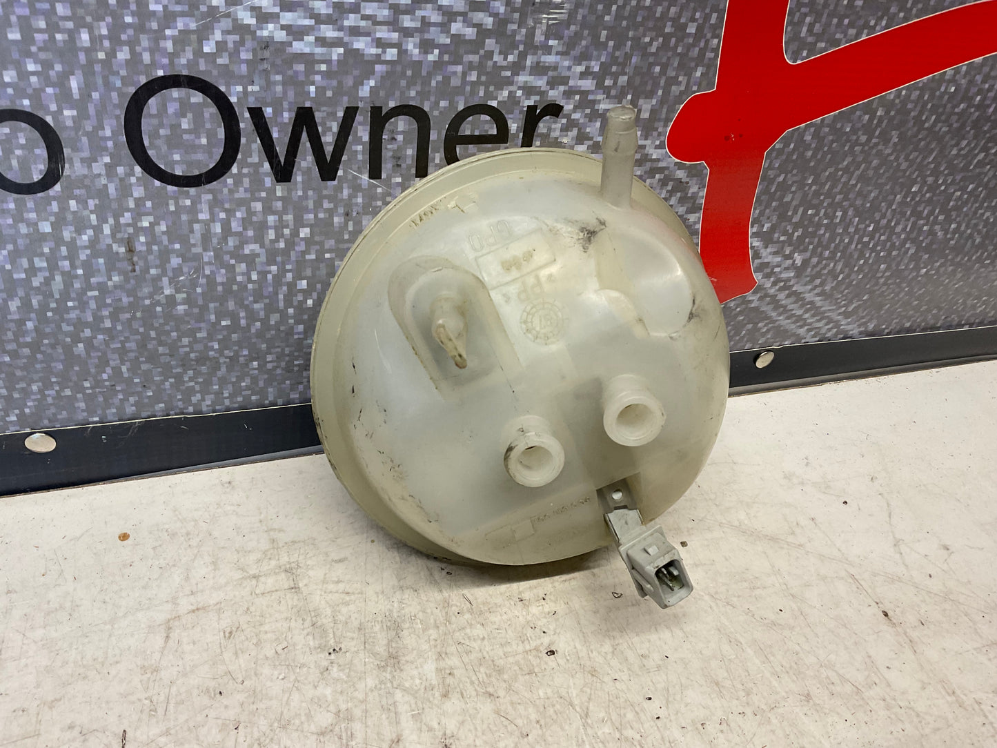 Brake Master Cylinder Reservoir 8G0611301  B4  C4