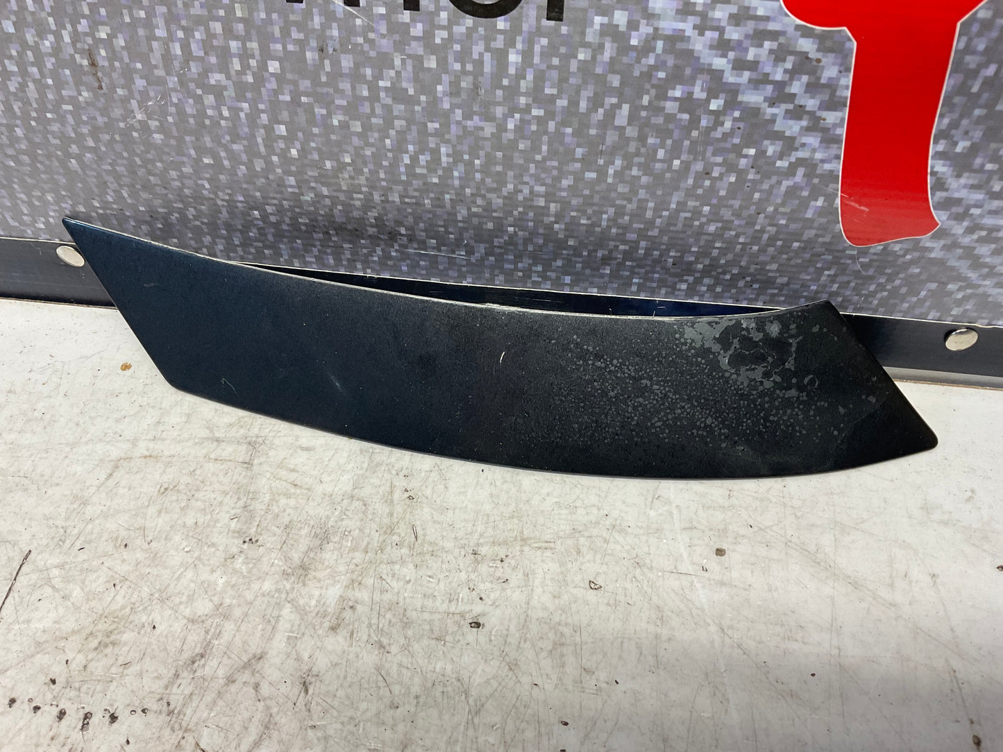 C Pillar Outside Trim Left 441853215  D1