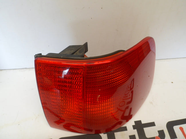 Passenger Taillight 4A5945096A