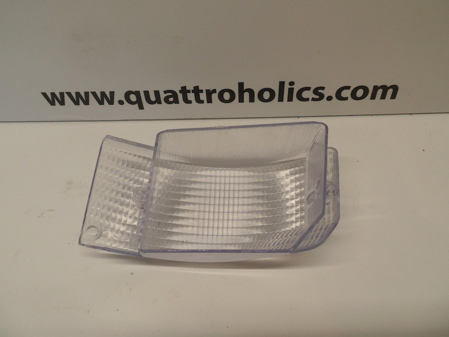 Passenger Turn Signal Lens NEW 437953049 European B2 UrQ Clear