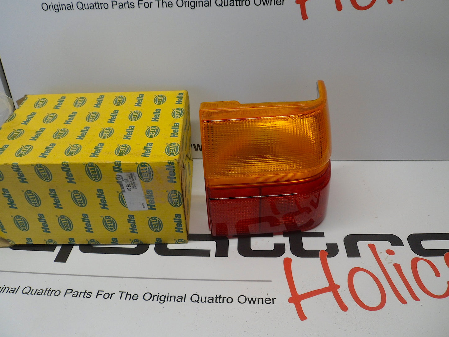 Passenger Taillight 443945218 NOS