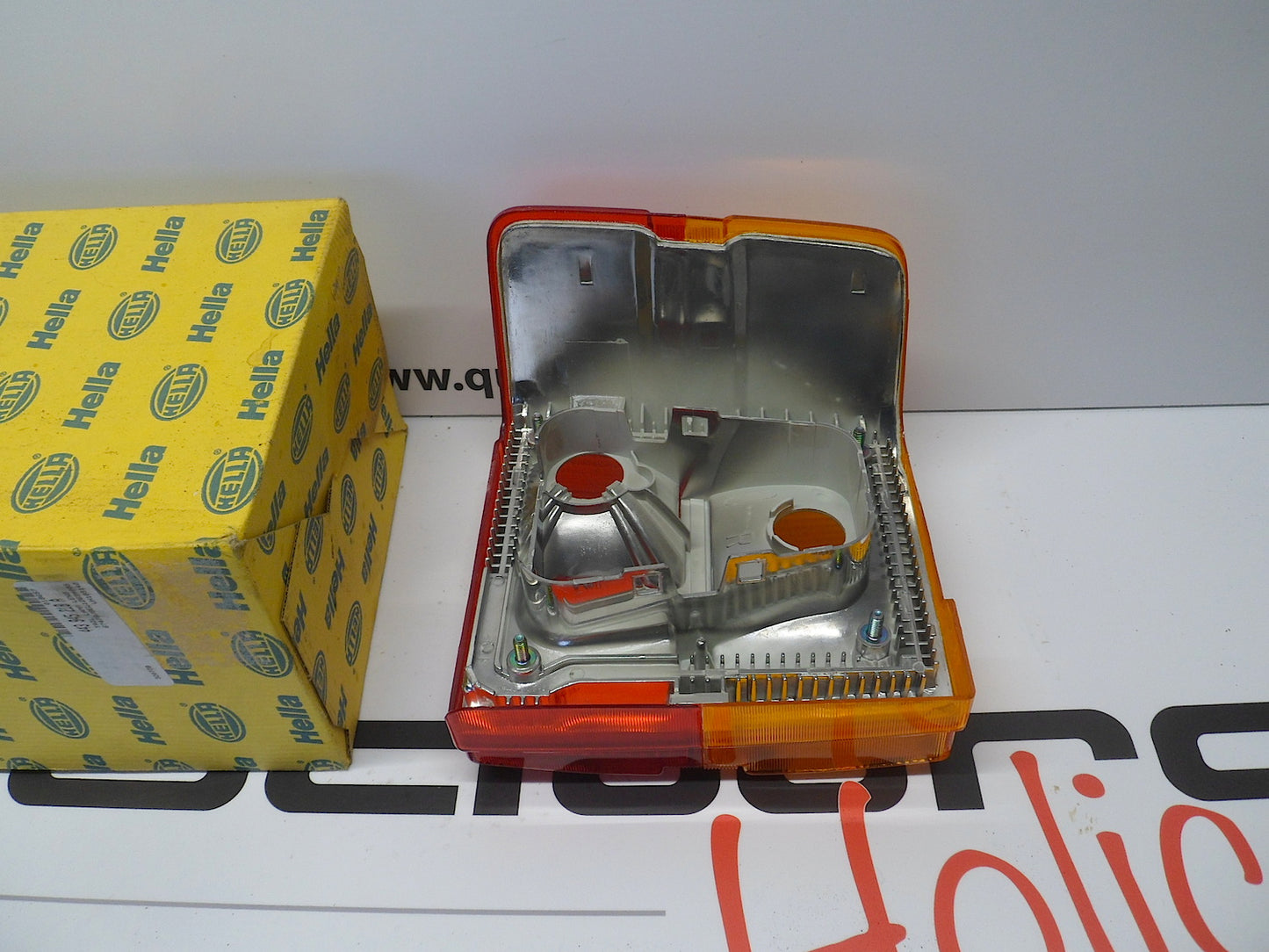 Passenger Taillight 443945218 NOS