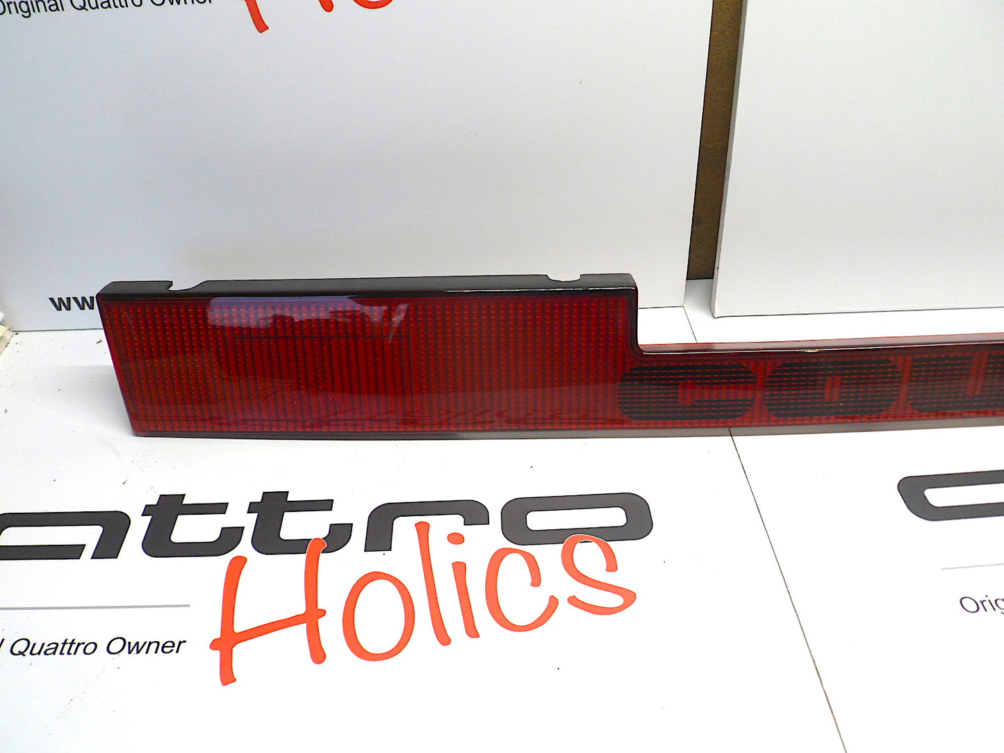 Rear Prismatic Center Reflector 85594569B