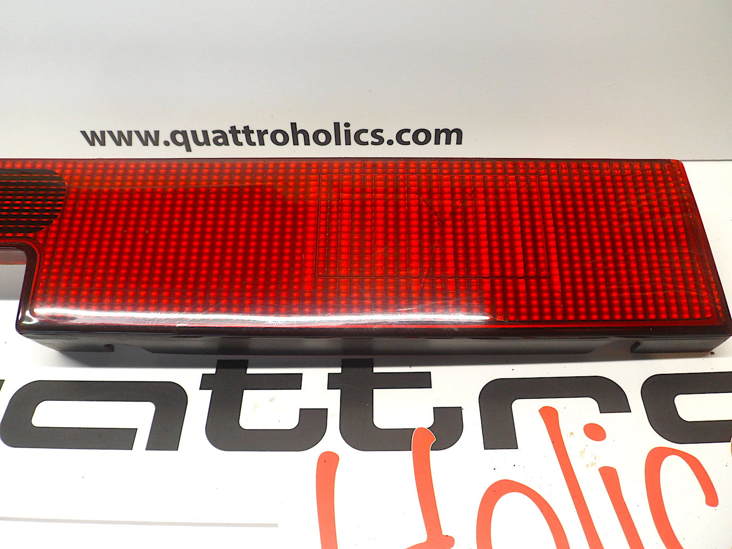 Rear Prismatic Center Reflector 85594569B