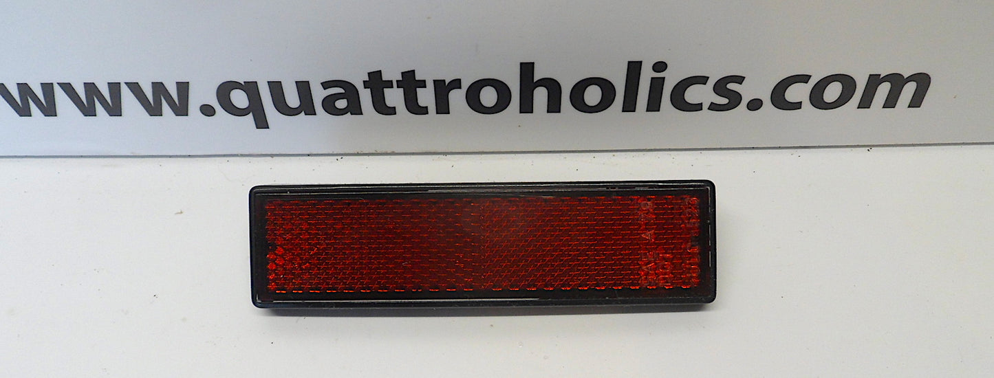 Passenger Side Rear Reflector 855945104A