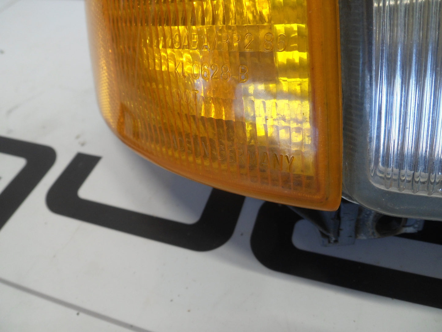 Passenger Headlight Complete 1307022087