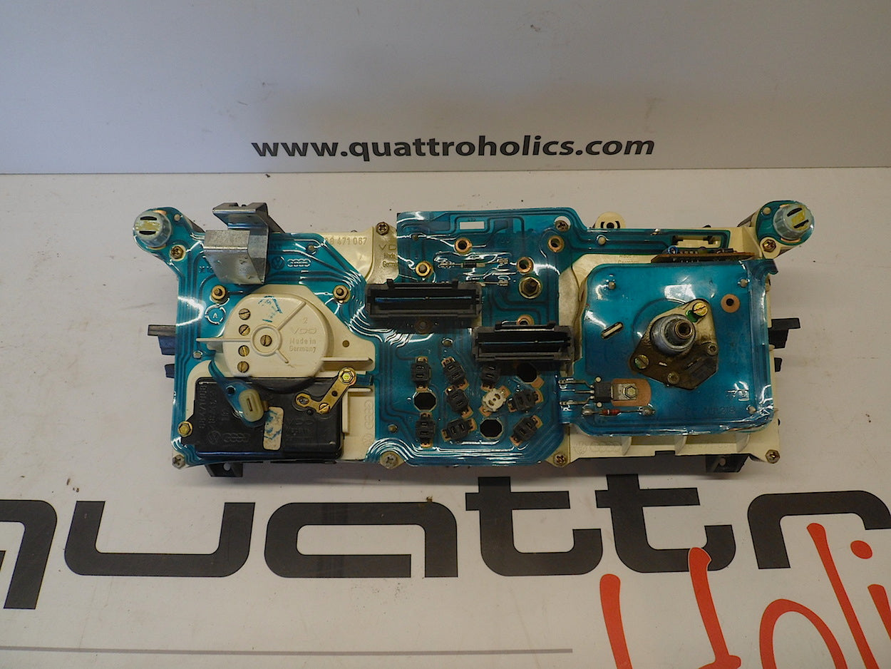 Speedometer Cluster URQ 857919038