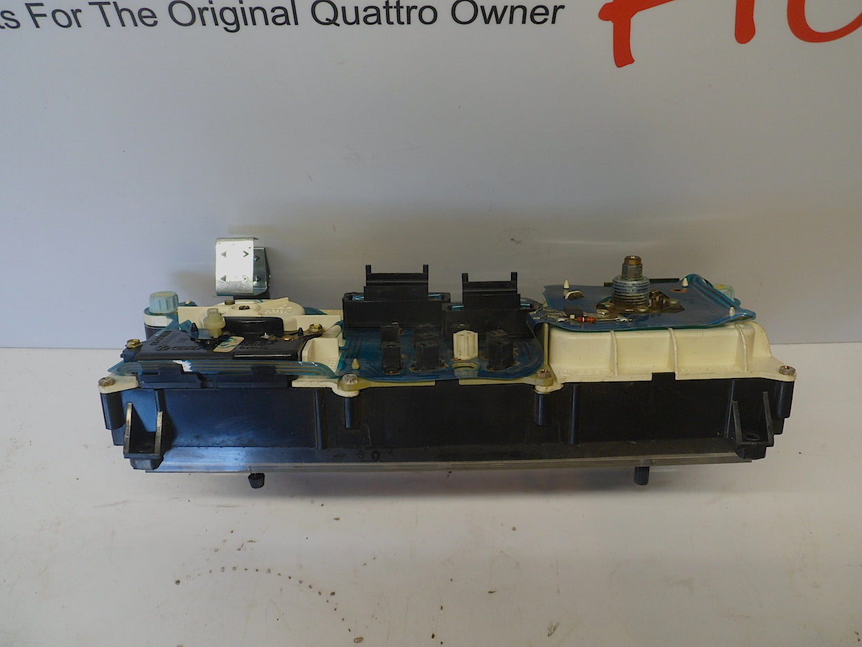 Speedometer Cluster URQ 857919038