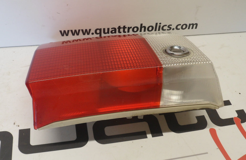 Passenger Rear Center Tailight 893945094