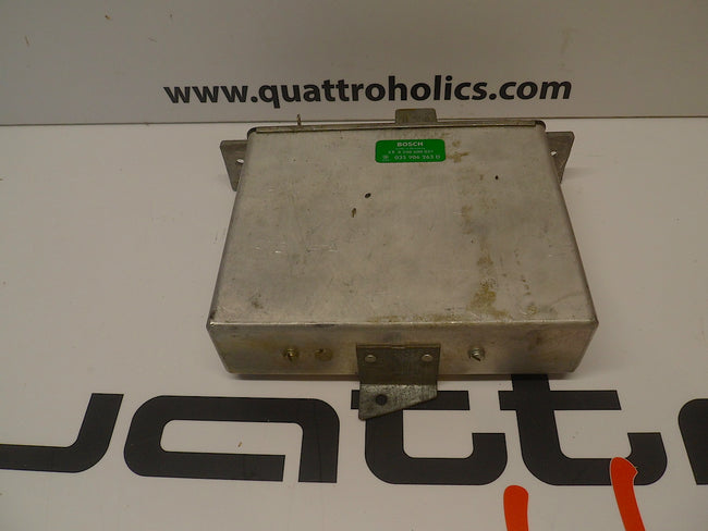 Engine Control Unit 035906263D Bosch