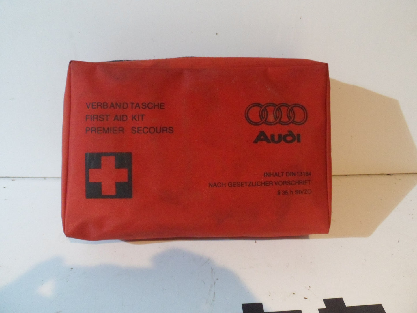 First Aid Kit 4D0860282