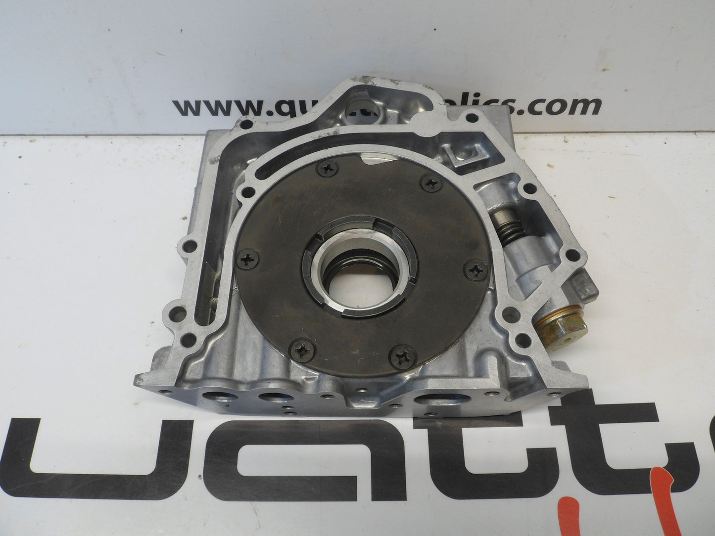 Oil Pump/Cover 078115130E NOS