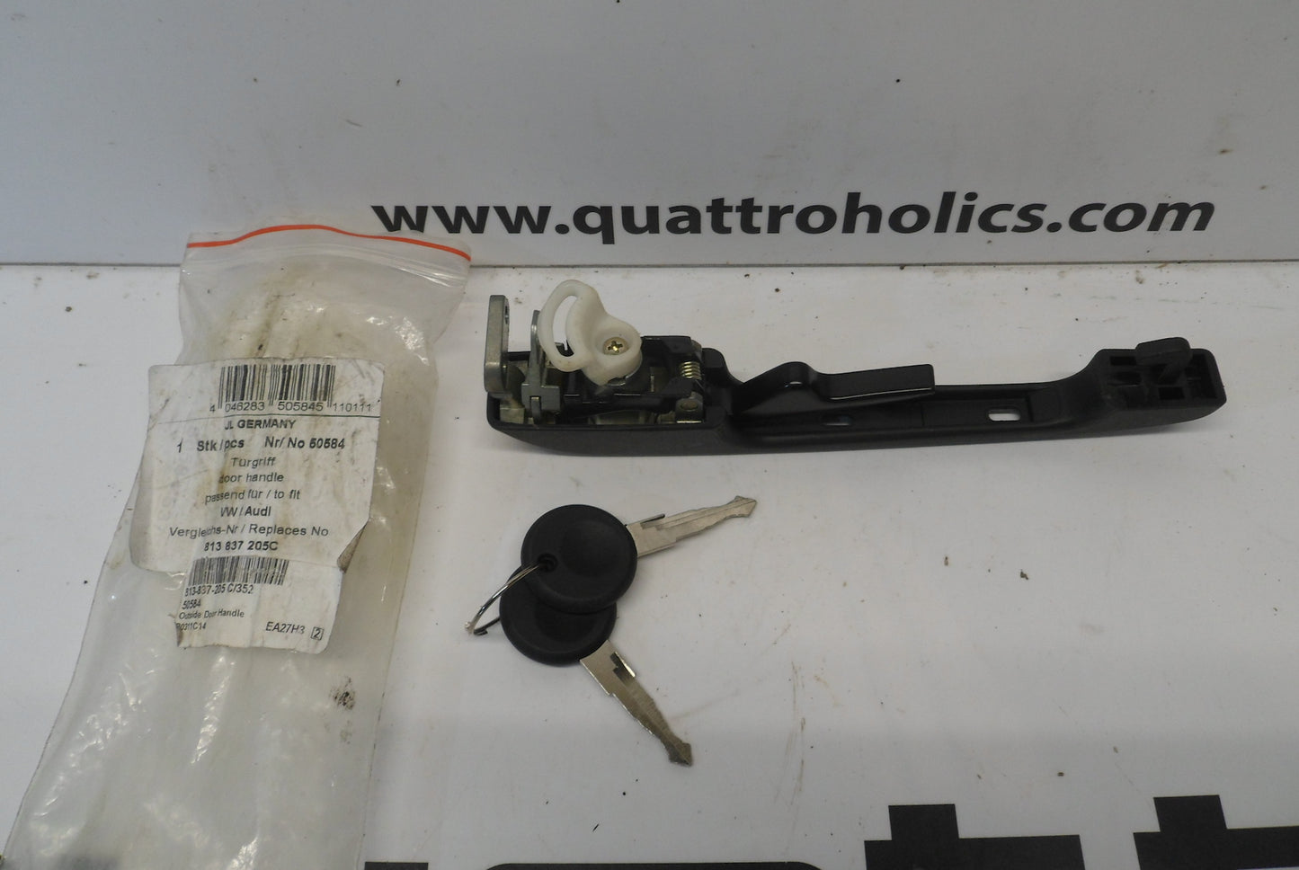 Driver Door Handle Left 813837205C  NOS